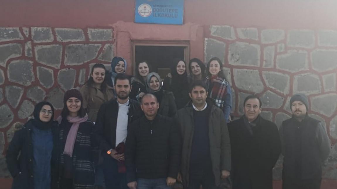 Merkez Atatürk İlkokulundan 24 Kasım Öğretmenler Günü ziyareti